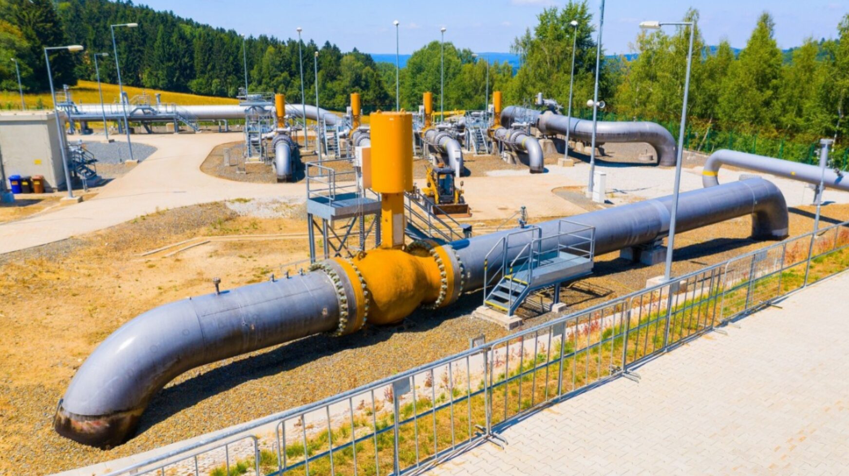 Natural gas pipeline infrastructure site, illustrating market flows and supply factors that influence TTF prices in Europe.